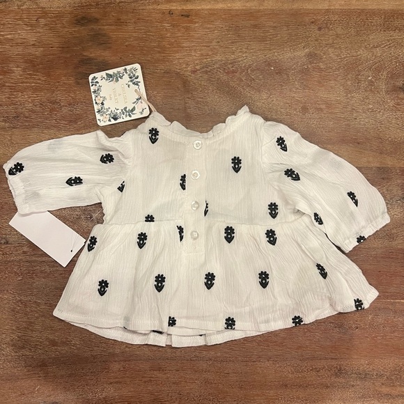 NWT Chelsea and Violet Long Sleeve Dot Woven Round Neck Top size 3 months - Picture 7 of 8